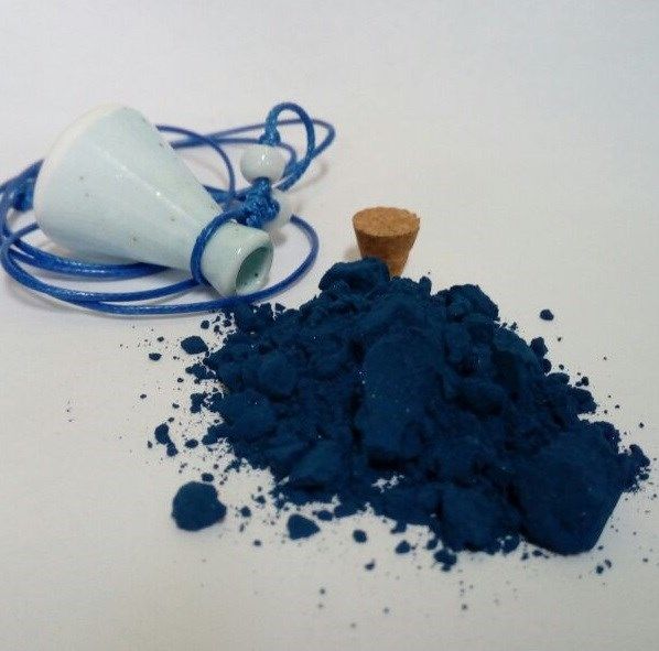 Mineral eye shadow from Muharraq lapis lazuli "Arabian Palette" BUSTAN BUDUR Mineral eye shadow from Muharraq lapis lazuli "Arabian Palette" BUSTAN BUDUR